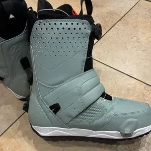 Burton Photon  Snowboard Boots in Mint Green, Step-On Wide. Used 5 Times, Burton | Shoes | Burton Photon Snowboard Boots In Mint Green  main image 3